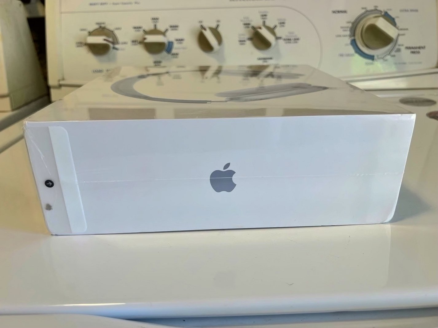Apple AirPods Max 2O72 Unlocked - Used image 5